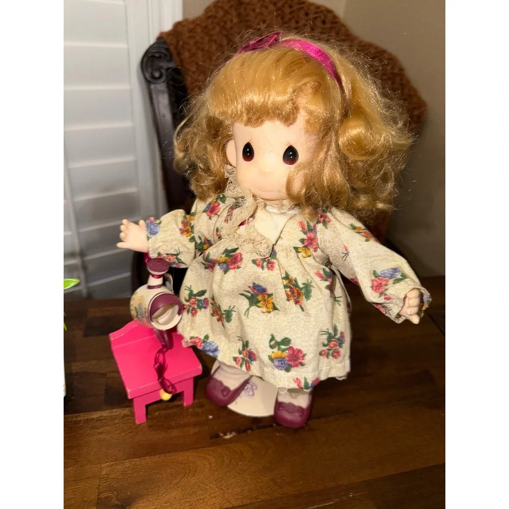 Precious Moments Chrissy November Doll Floral Dress Watering Can Stand 9 inch
